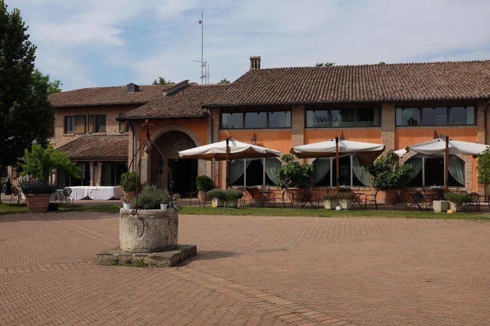 Relais Cascina Scottina Guest House Cadeo Екстериор снимка